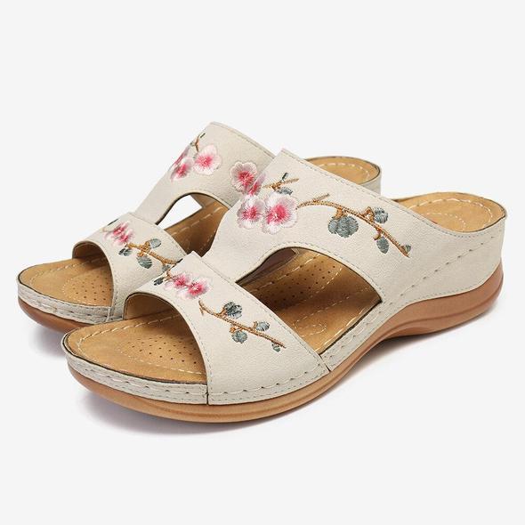 White Vintage Casual Wedge Sandals.