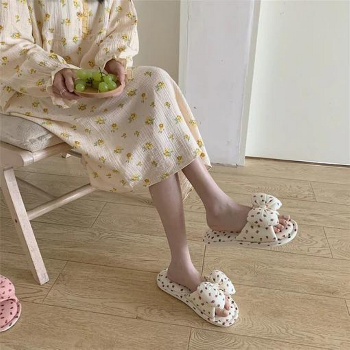 The Jenna Retro Strawberry Bow Slides