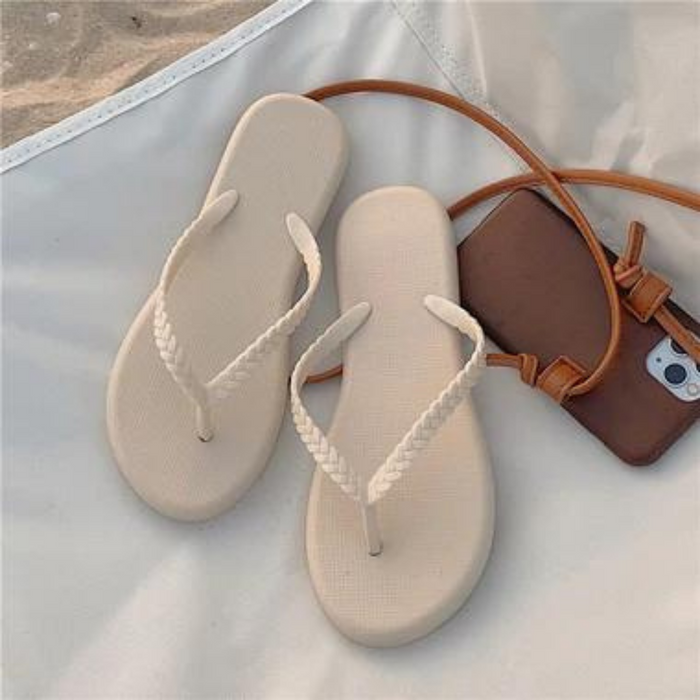 The Veronica Twist Plain Beach Slippers